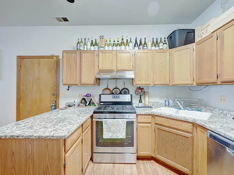 1156 W Grand Ave #2 — Photo 5