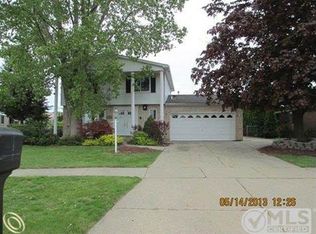 35050 Marina Dr, Sterling Heights, MI 48312