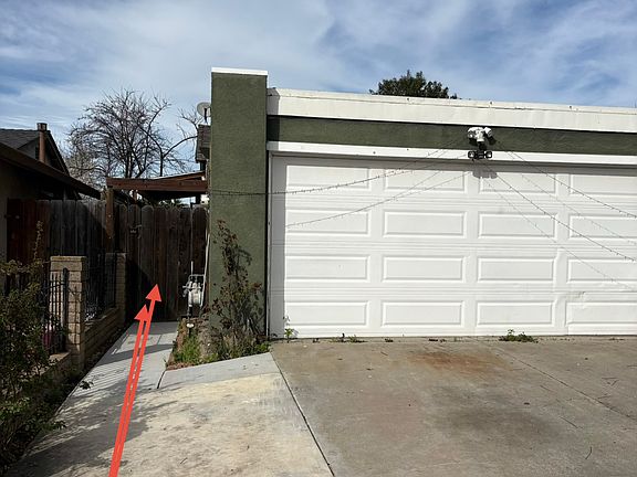 3rd image of 581 Oldbrook Ct