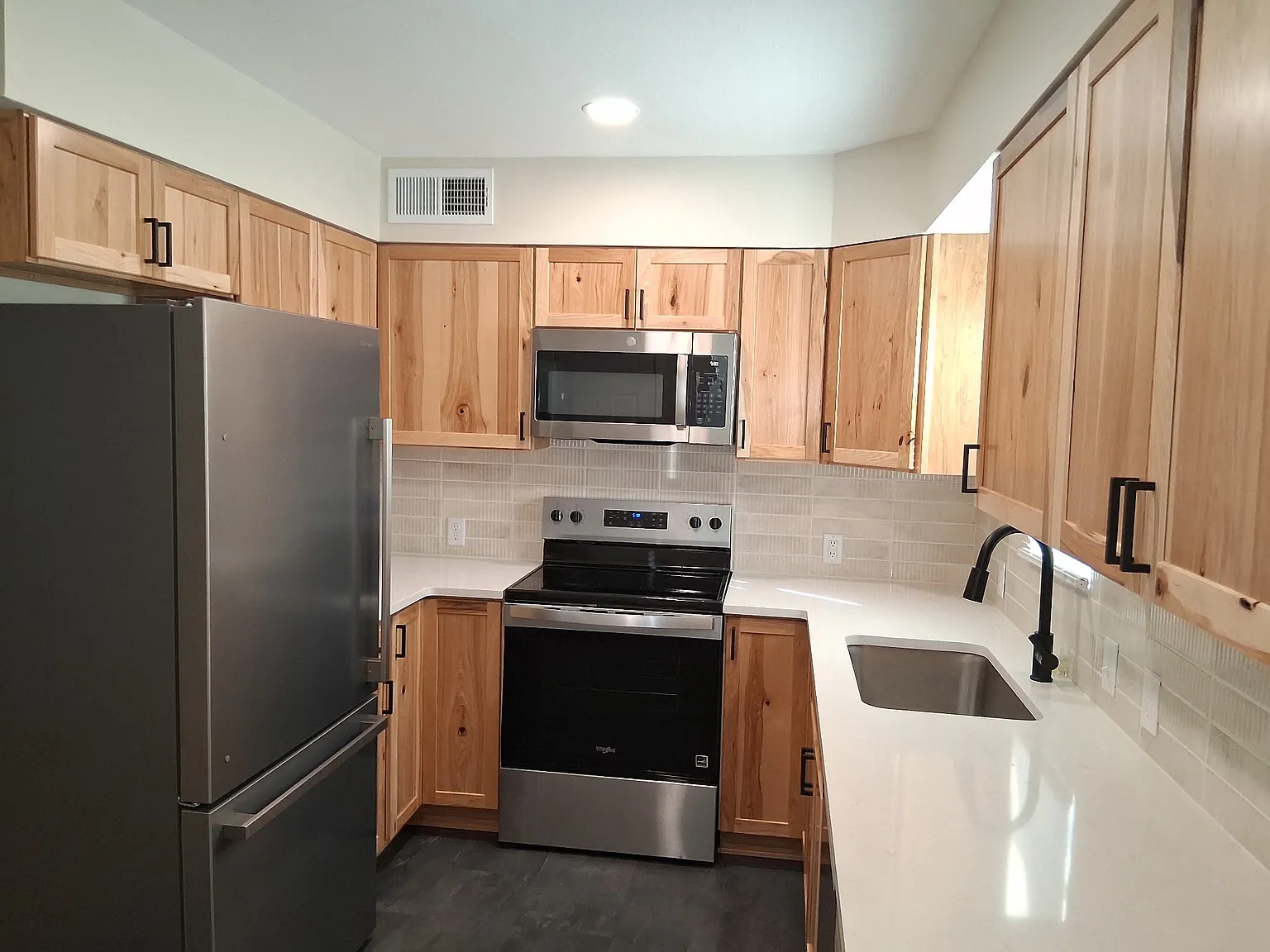 2 bed, 850 sqft, $1,175 — Photo 4