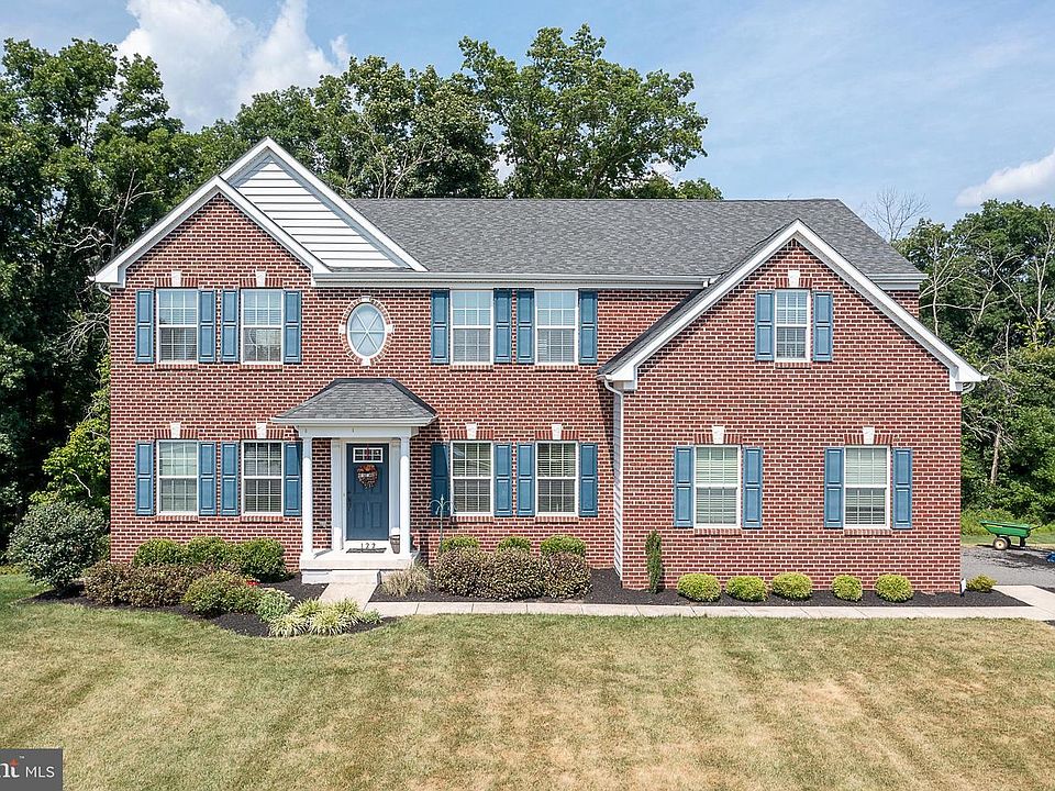 1st image of 122 Wrenfield Ln