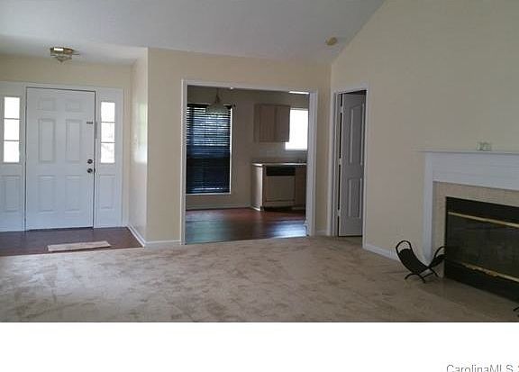 Open floor plan with Vaulted Ceiling