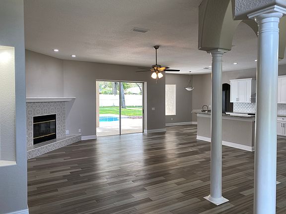 3rd image of 2303 Valrico Forest Dr