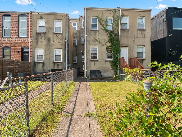 904 Newington Ave #B — Photo 9