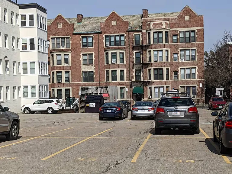 4 Commonwealth Ct #9 — Photo 8