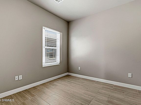 5th image of 3512 King Fisher St
