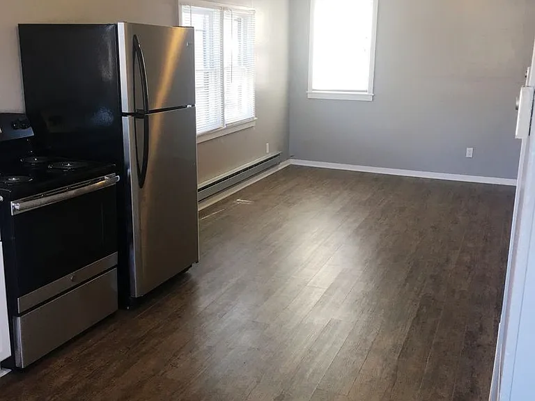 1408 Edgar Ave — Photo 4