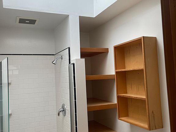 5th image of 1431 University Ave APT 208