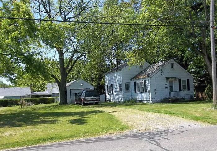 Street view-LARGE lot!