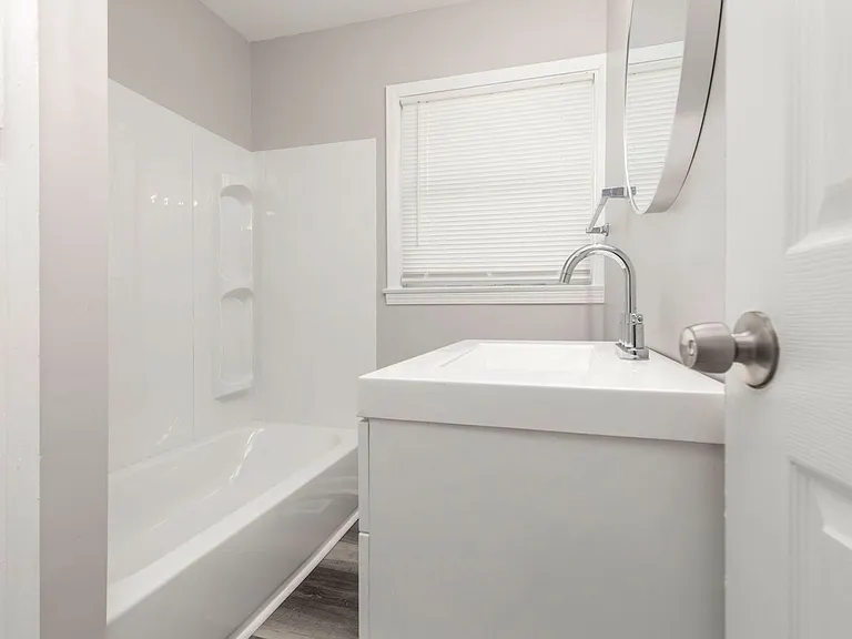 1209 S 45th St — Photo 13