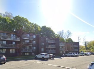 126 Triangle St APT B30, Danbury, CT 06810