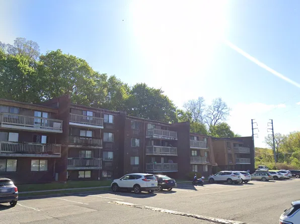 126 Triangle St APT B30, Danbury, CT 06810