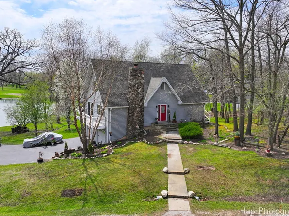 28356 N High View Rd, McHenry, IL 60051