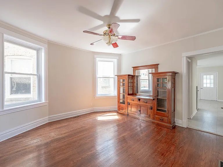 2110 N Avers Ave #1 — Photo 1