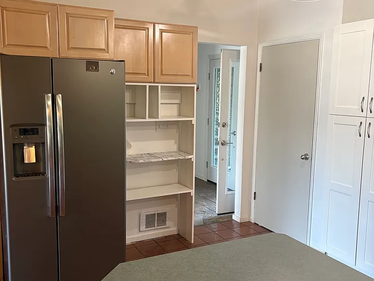 4963 Erlands Point Rd NW — Photo 12