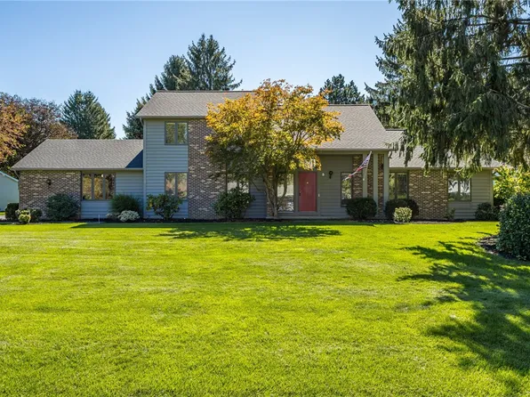 5 Wolf Trapp, Pittsford, NY 14534