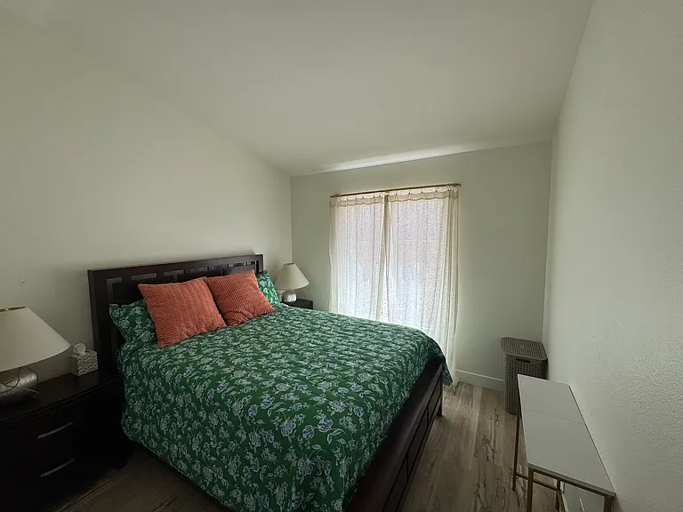 5554 Merriweather Dr — Photo 22