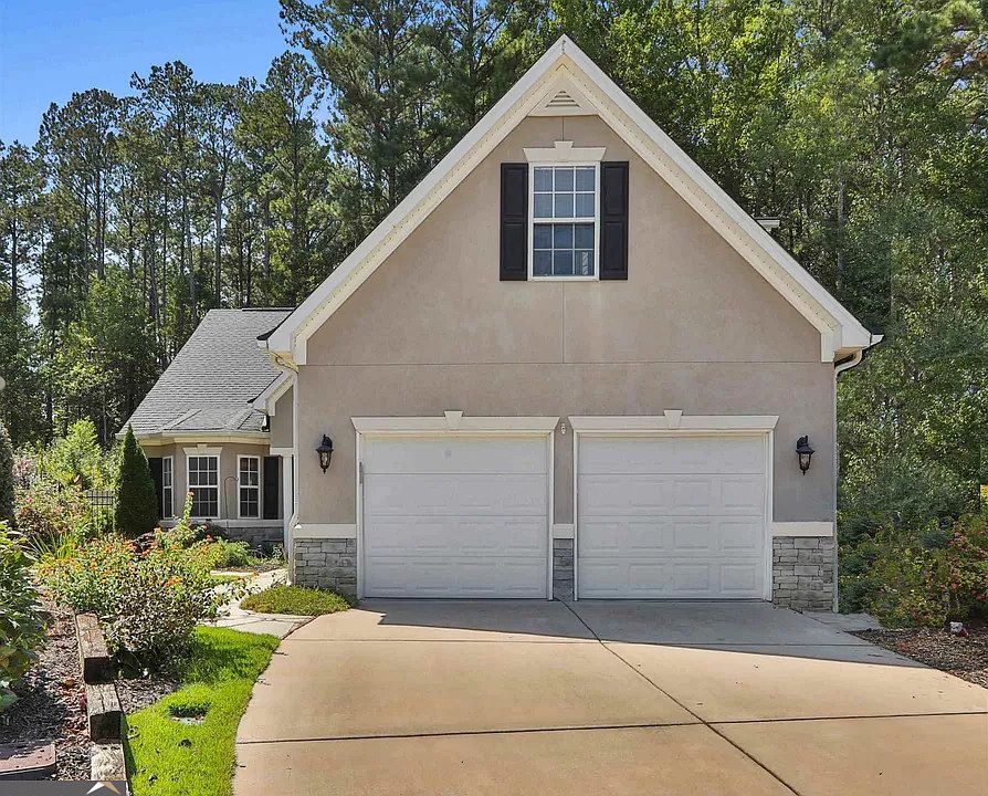 1st image of 208 Lenox Dr