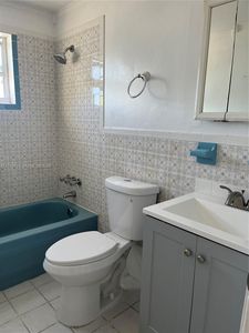 17051 NE 35th Ave APT 202, North Miami Beach, FL, 33160