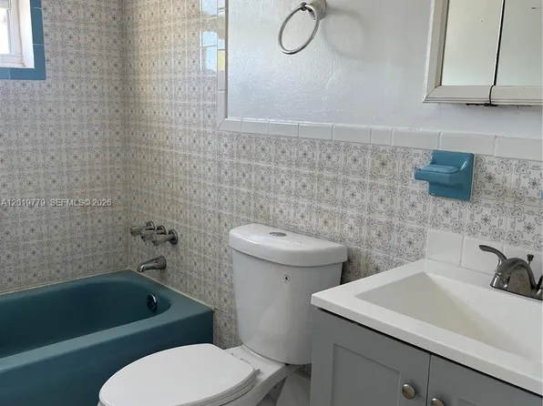 17051 NE 35th Ave APT 202, North Miami Beach, FL 33160