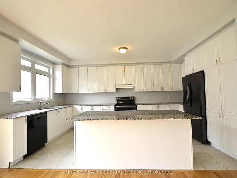 74 Dotchson Ave — Photo 15