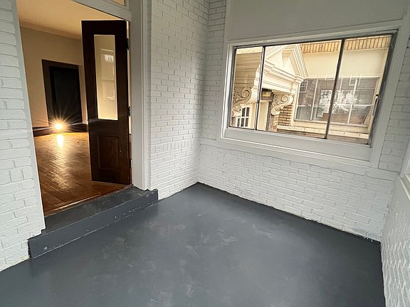 5th image of 196 Miller Ave Unit C