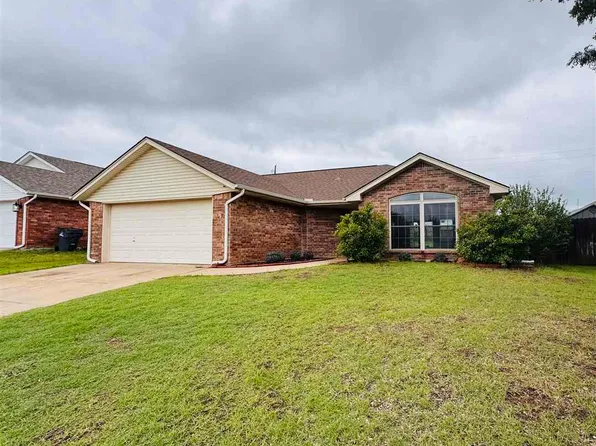 118 SE Churchill Way, Lawton, OK 73501