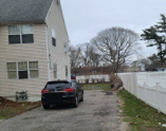 2nd image of 90 Smith St