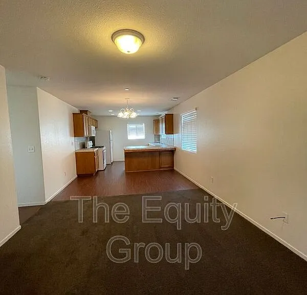 2218 W Lark Ave — Photo 20