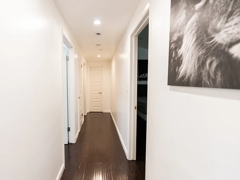 20851 Burbank Blvd — Photo 13