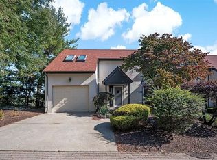 100 Saint James Ct, Clairton, PA 15025