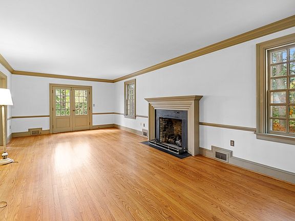 2nd image of 203 Forest Hill Dr