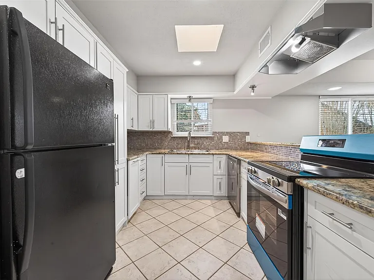 1114 Augusta Dr #10 — Photo 12