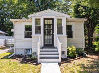 19 Arlington Rd, Dedham, MA 02026