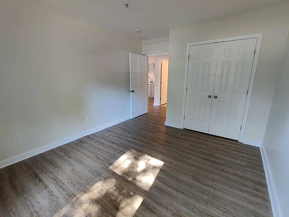 5th image of 30 Gatehouse Rd APT 201