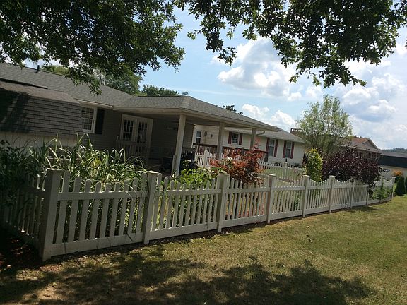 Beautiful fenced in yard!