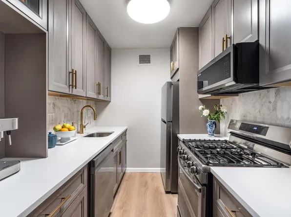 136 East 56th Street 8L image 1 of 5