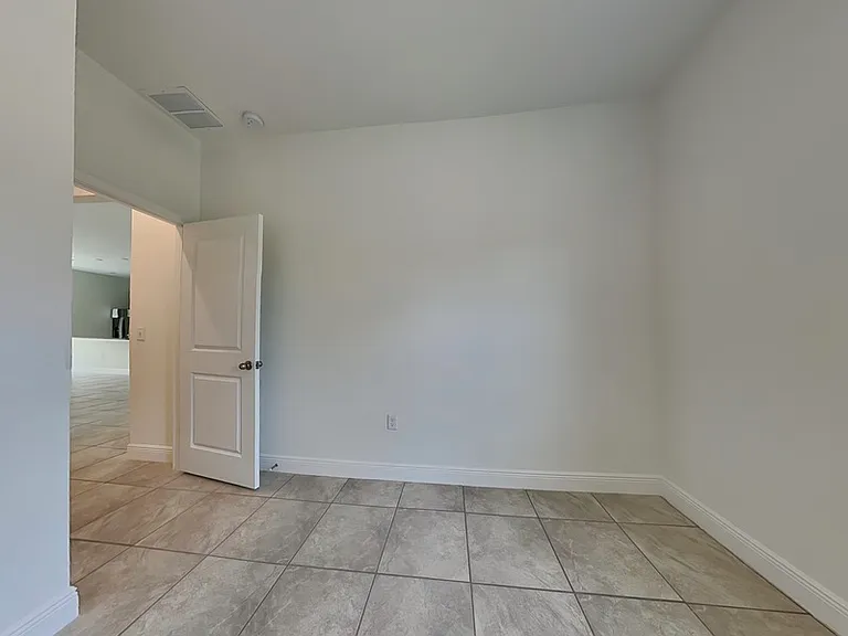 560 Marion Oaks Blvd — Photo 11