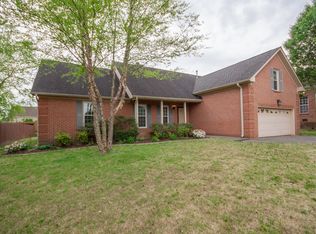 113 Fieldcrest Dr, Hendersonville, TN 37075