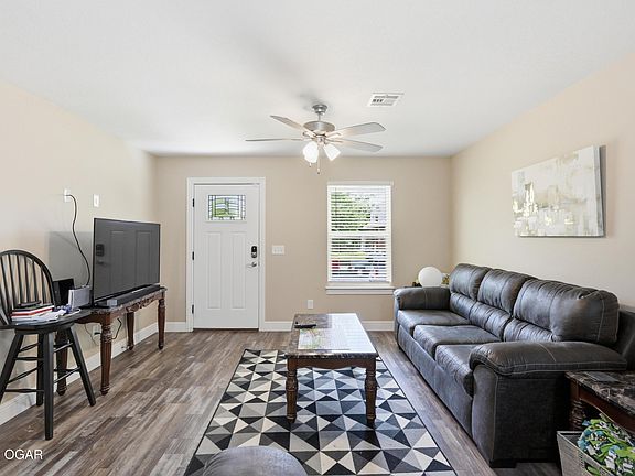 4th image of 2217 S Porter Ave