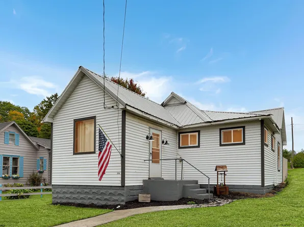 104 Caldwell St, Terra Alta, WV 26764