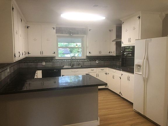 3rd image of 1516 Turtle Creek Dr