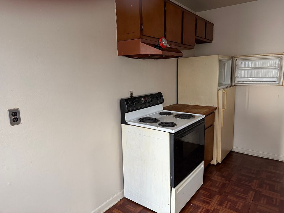 2nd image of 5720 Woodward St APT 2