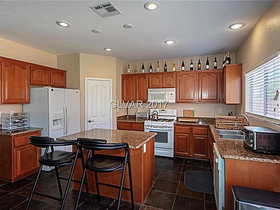 3rd image of 8297 Pearl Oasis Ct