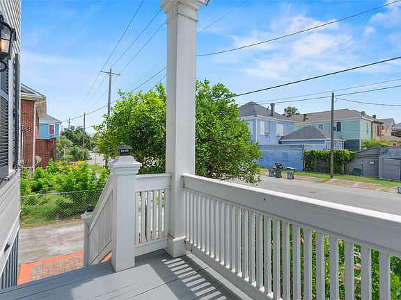 3rd image of 614 16th St