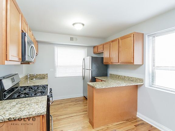 2nd image of 7618 N Marshfield Ave #7616209