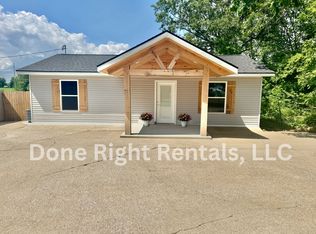 390 E Noel Dr, Cadiz, KY 42211