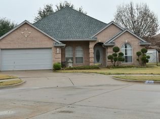 805 Sky Wood Ct, Saginaw, TX 76179