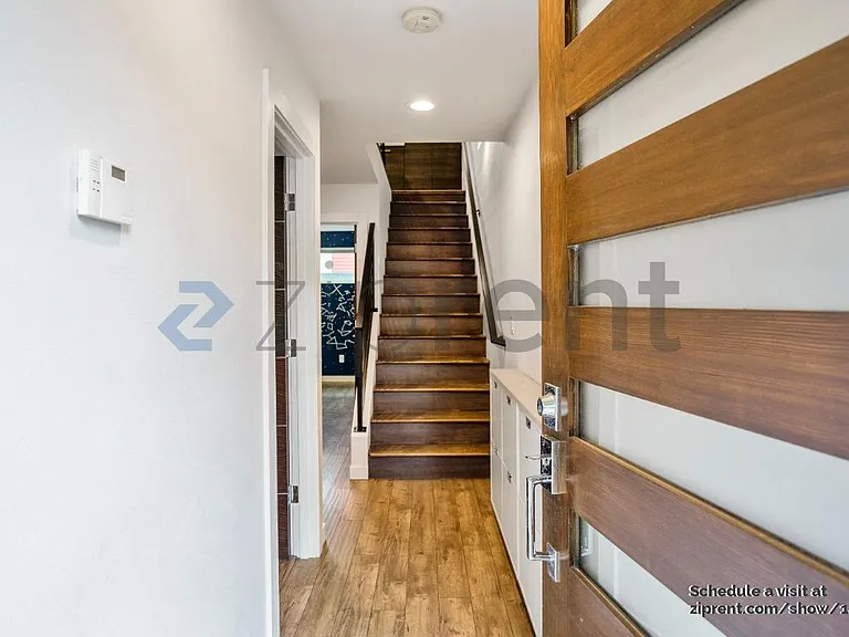9607A Roosevelt Way NE — Photo 12