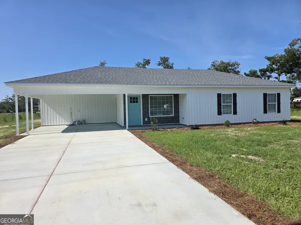 42 4th Ave, Hazlehurst, GA 31539